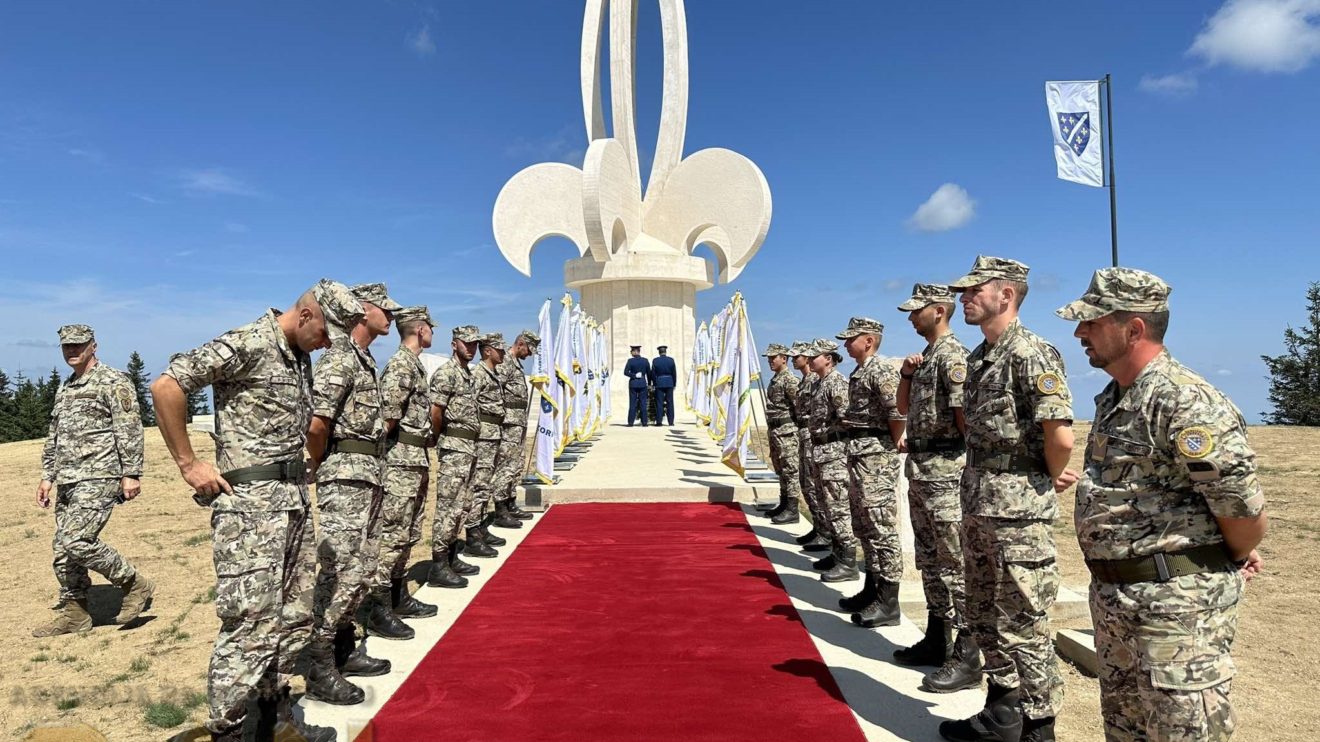 Na Vlašiću otvoren spomenik 'General Mehmed Alagić'