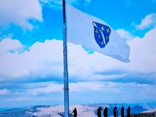 Na Vlašiću se zavijorila najveća zastava s ljiljanima