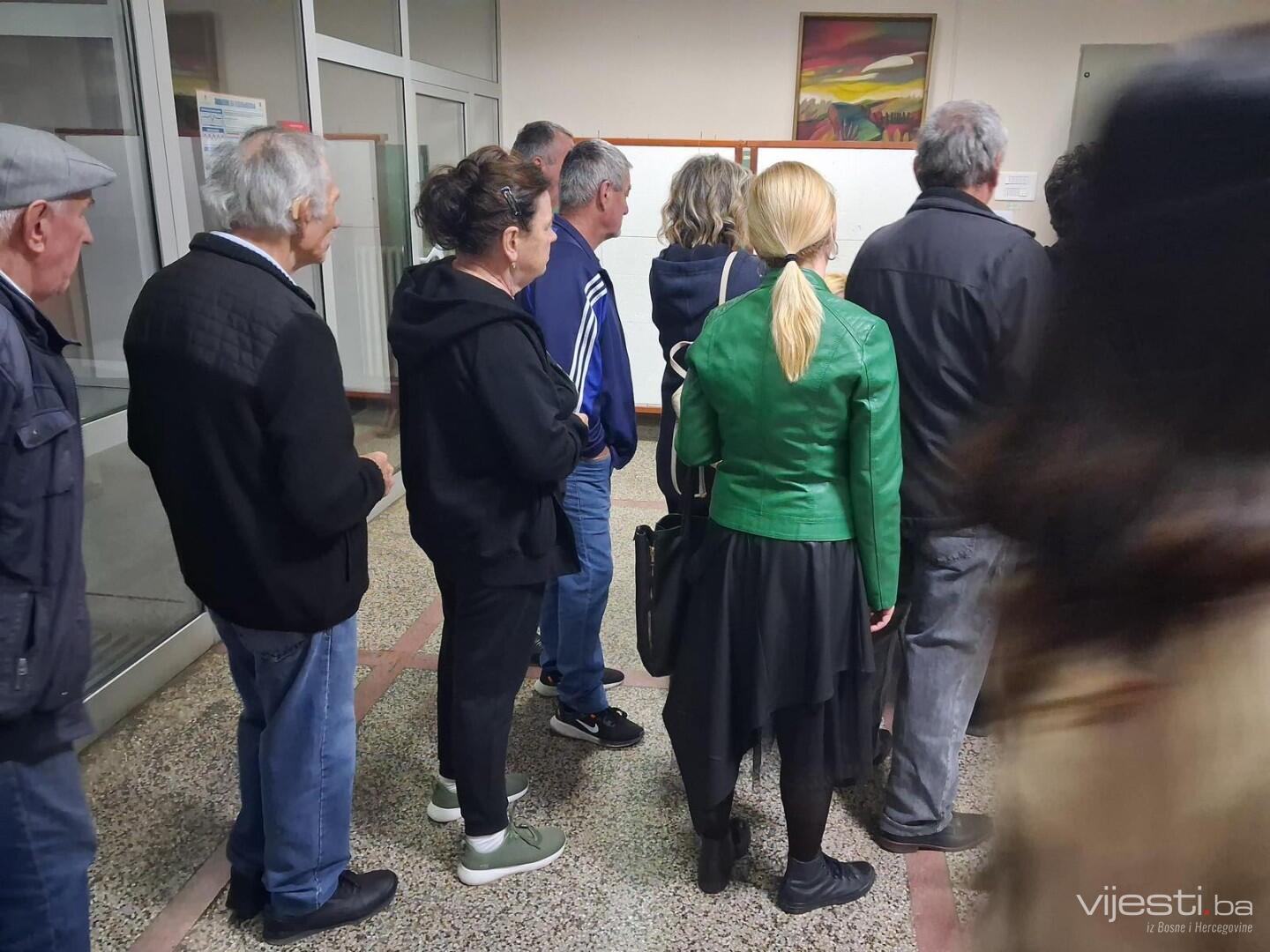 Na vrijeme nije otvoreno 201 biračko mjesto RS