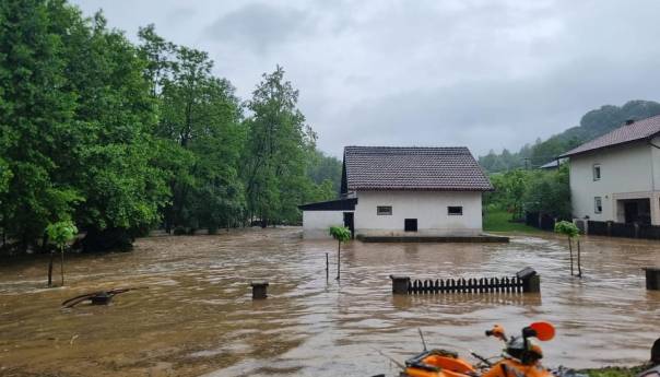 Nabujale vode izazvale štetu u više naselja u Tesliću