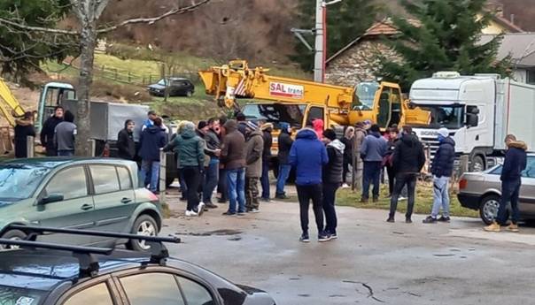 Načelnik Ćatić i mještani Bradine nezadovoljni dolaskom migranata