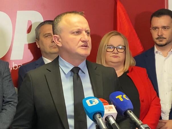 Načelnik Čelića Admir Hrustanović i sedam vijećnika SBiH prešli u SDP