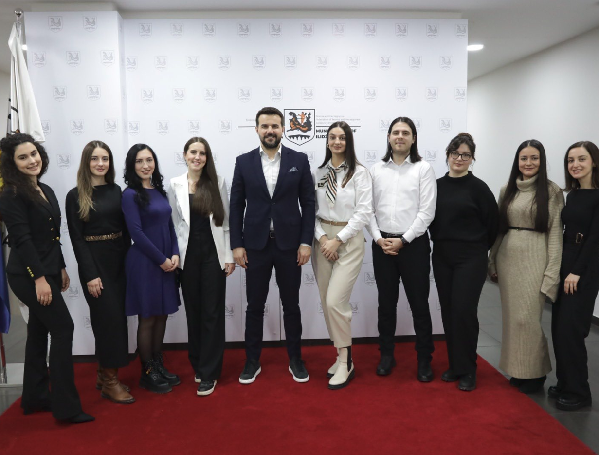 Načelnik Muzur uručio priznanja dobitnicima Srebrene značke UNSA