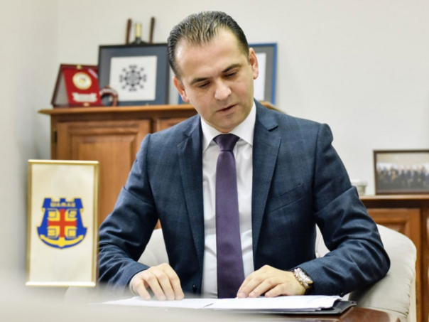 Načelnik Šamca: RS u neviđenoj krizi, a Dodik se bavi prevođenjem "papaka"