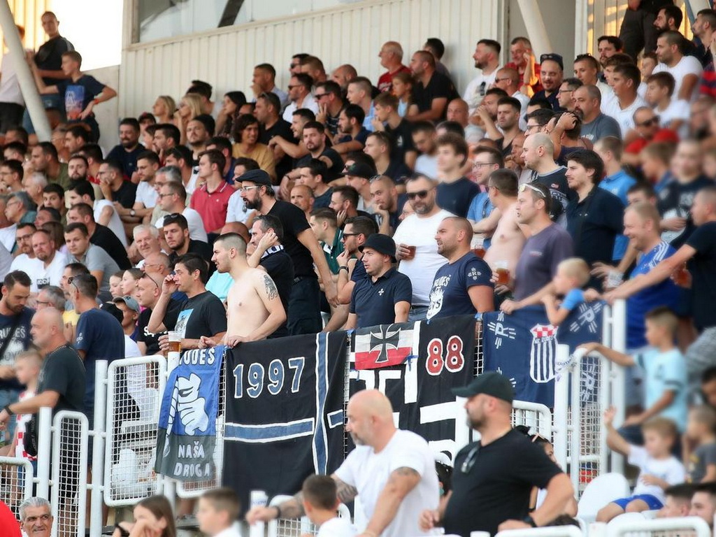 Nacistički simboli na meču Hajduk - Rudeš