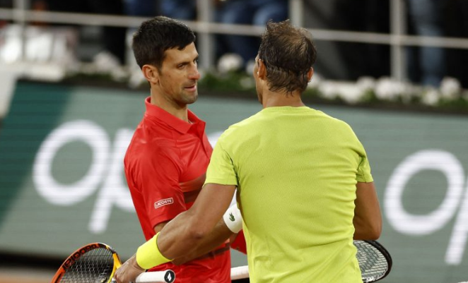 Nadal i Đoković na terenu prije Wimbledona