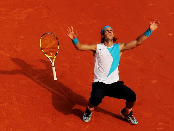 Nadalov reket iz legendarnog finala prodan za 118 hiljada dolara