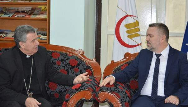 Nadbiskup, umjesto uobičajenoga božićnog prijema, darovao 2.000 obroka narodnim kuhinjama u Sarajevu