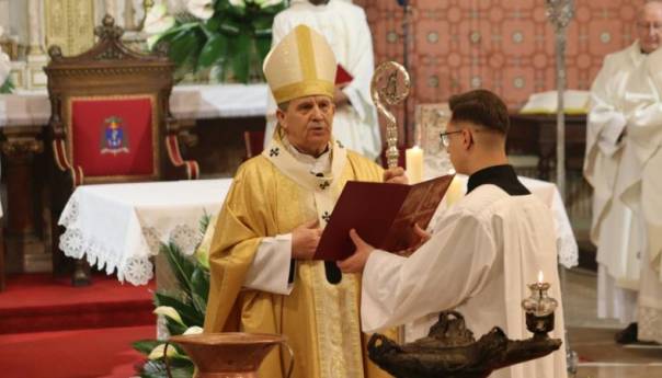 Nadbiskup Vukšić na Misi bdijenja: Izlazak iz lošeg u dobro i prijelaz iz dobra u naše još bolje