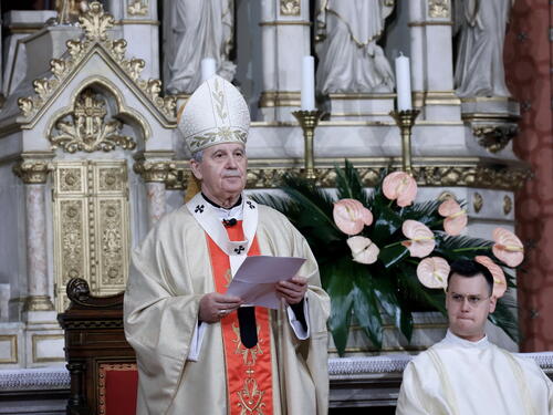 Nadbiskup Vukšić: Vjerujemo u uskrsnuće tijela i život vječni