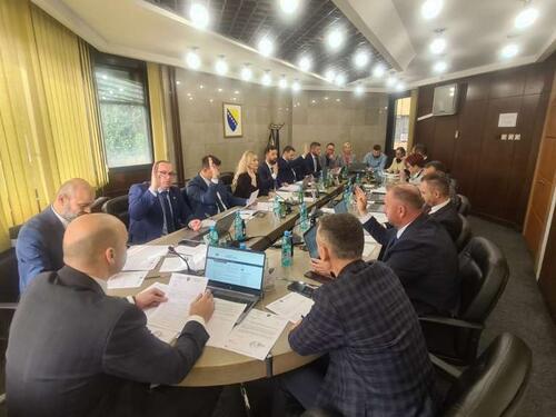 Nagrade za nastavnike i za uspjehe učenika u iznosima od 600 do 1.200 KM