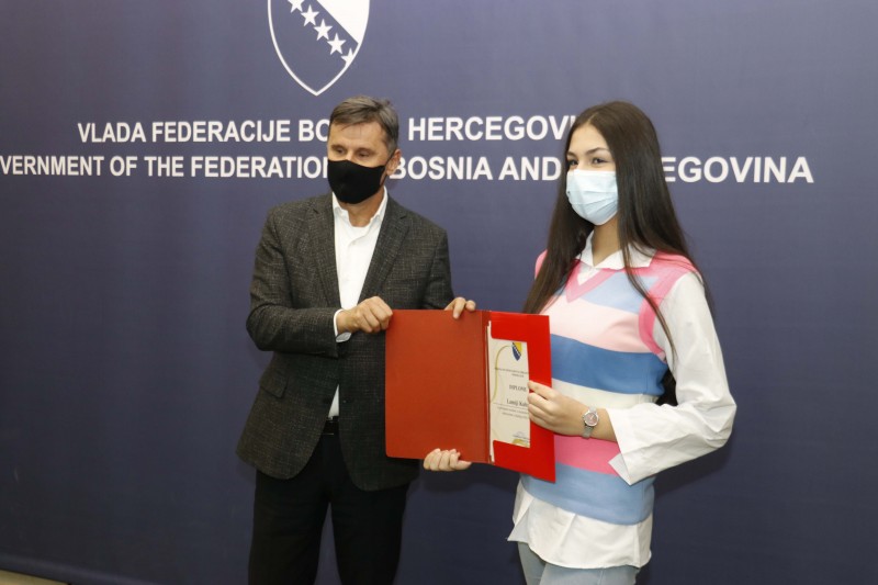 Nagrađeno 60 najboljih učenika iz Federacije BiH