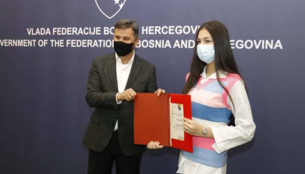 Nagrađeno 60 najboljih učenika iz Federacije BiH