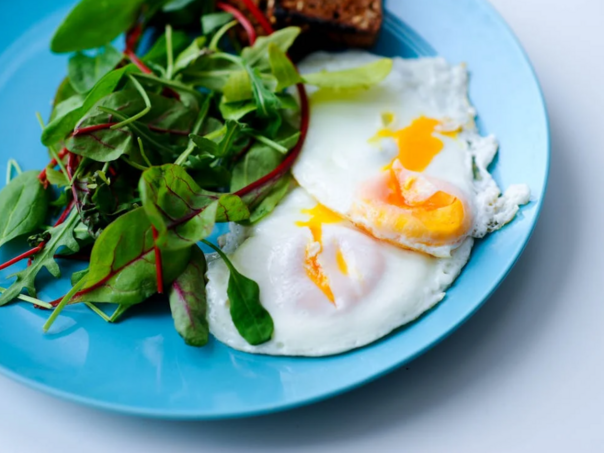 Najbolje povrće za uklanjanje masnoće sa stomaka sjajno ide sa jajima