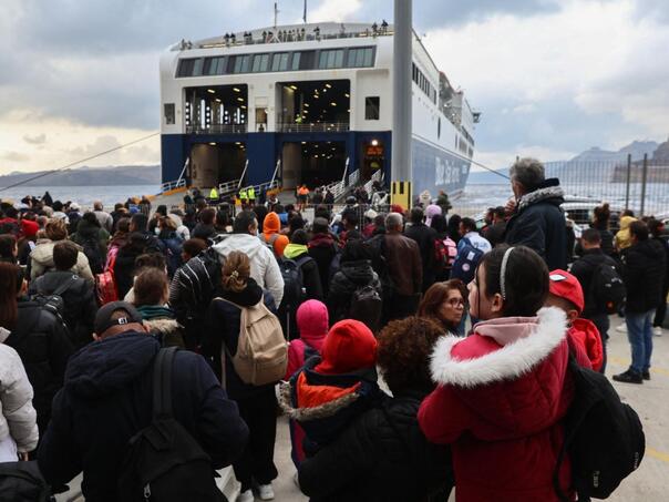Najgorih 24 sata na Santoriniju, potresi sve snažniji ...