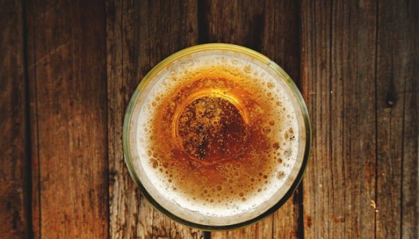 Najmanje 10 ljudi umrlo od trovanja alkoholom u Iranu