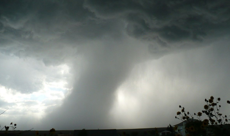 Najmanje 11 ljudi poginulo u udaru tornada u dijelovima srednjeg zapada SAD-a