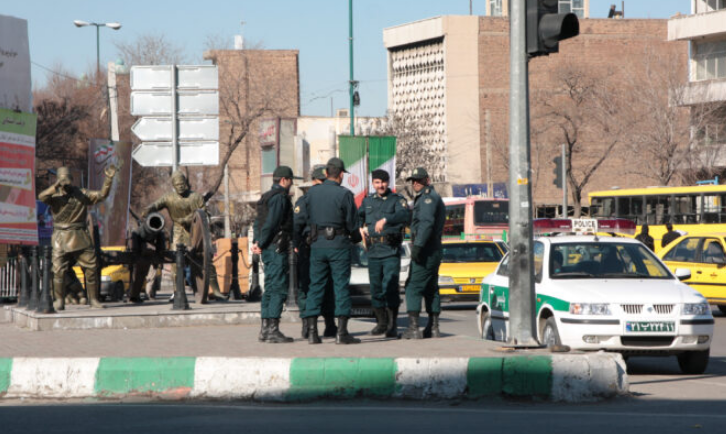 Najmanje 15 ljudi ubijeno u napadu na svetilište u Iranu