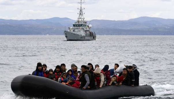 Najmanje 15 poginulih u potonuću brodice s migrantima kod otoka Lesbos