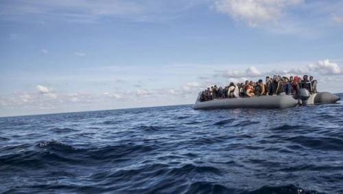 Najmanje 19 migranata poginulo u potonuću broda kod Tunisa
