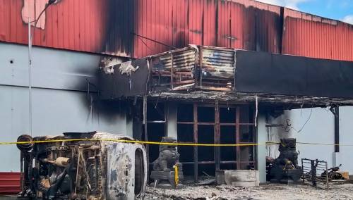 Najmanje 19 mrtvih u požaru i tučnjavi u karaoke baru u Indoneziji