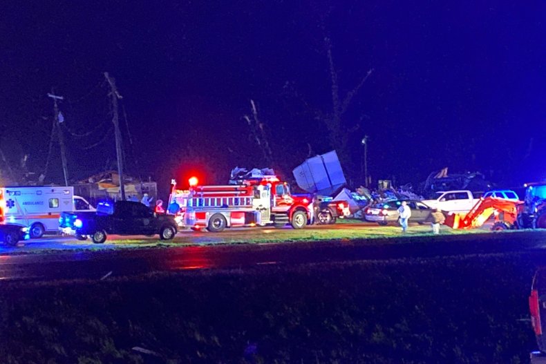 Najmanje 23 osobe poginule u udaru tornada u državi Mississippi