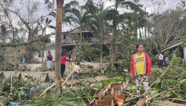 Najmanje 30 žrtava tajfuna na Filipinima