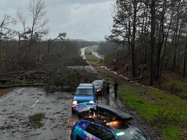 Najmanje 40 osoba stradalo u smrtonosnoj oluji koja je zahvatila velike dijelove SAD