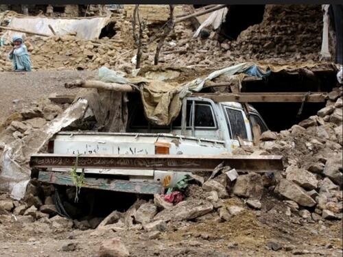 Najmanje 800 ljudi poginulo u zemljotresu u Afganistanu