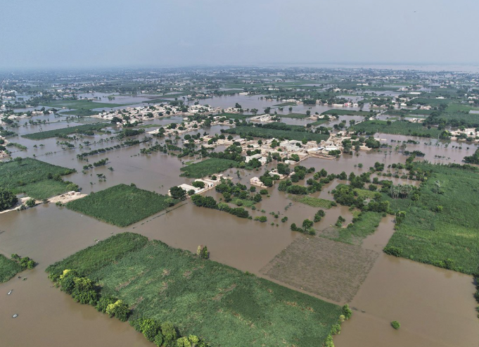 Najmanje 97 ljudi poginulo u poplavama u Pakistanu