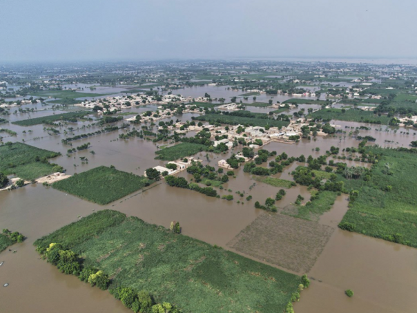 Najmanje 97 ljudi poginulo u poplavama u Pakistanu