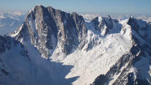Najmanje četiri osobe u Italiji poginule nakon lomljenja velikog komada alpskog glečera