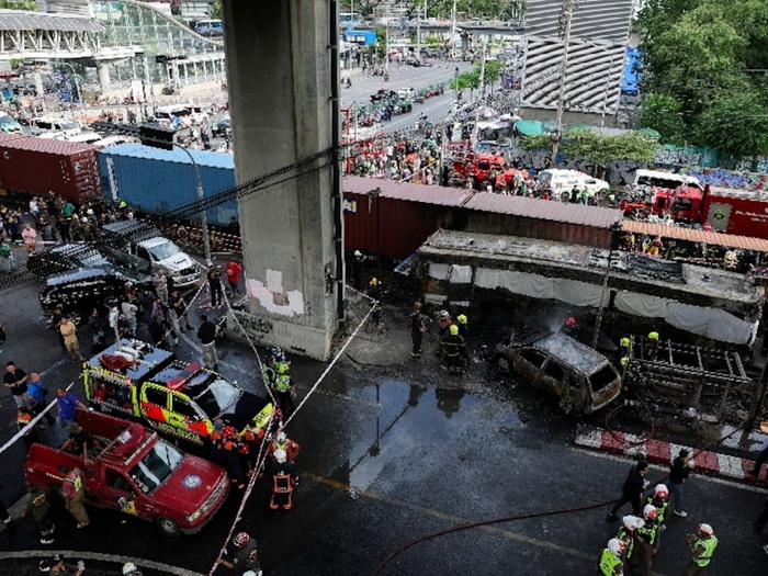 Najmanje osam mrtvih u sudaru voza i autobusa u Bangkoku