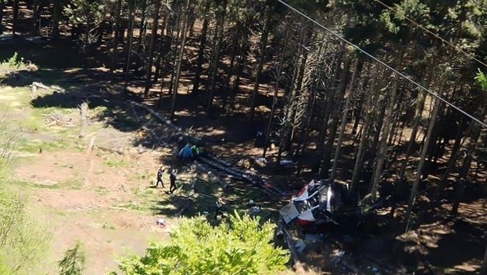 Najmanje osam poginulih u padu kabine italijanske žičare