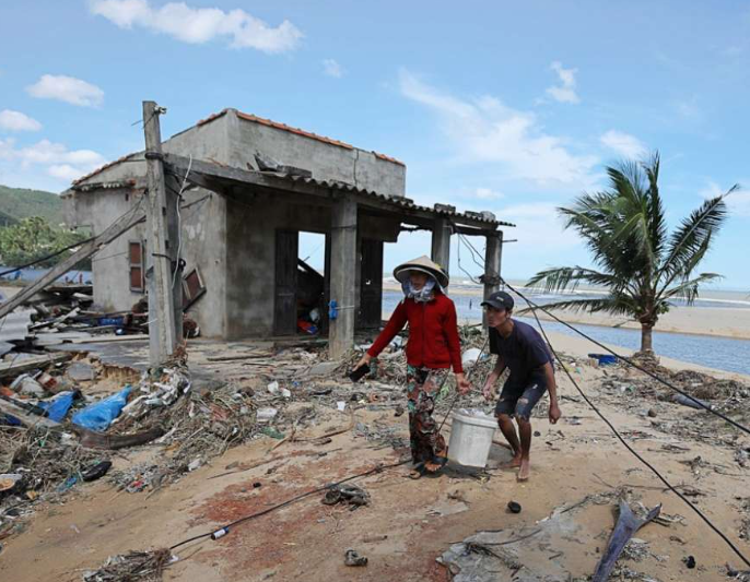 Najmanje pet osoba poginulo u centralnom Vijetnamu nakon što je tajfun Kalmaegi pogodio zemlju