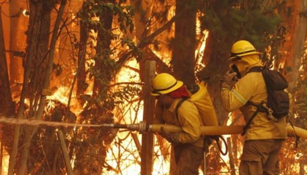 Najmanje šest mrtvih u požarima u Kaliforniji