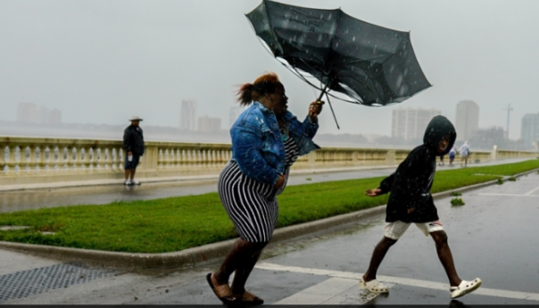 Najmanje šestero mrtvih nakon uragana na Floridi, šteta je ogromna