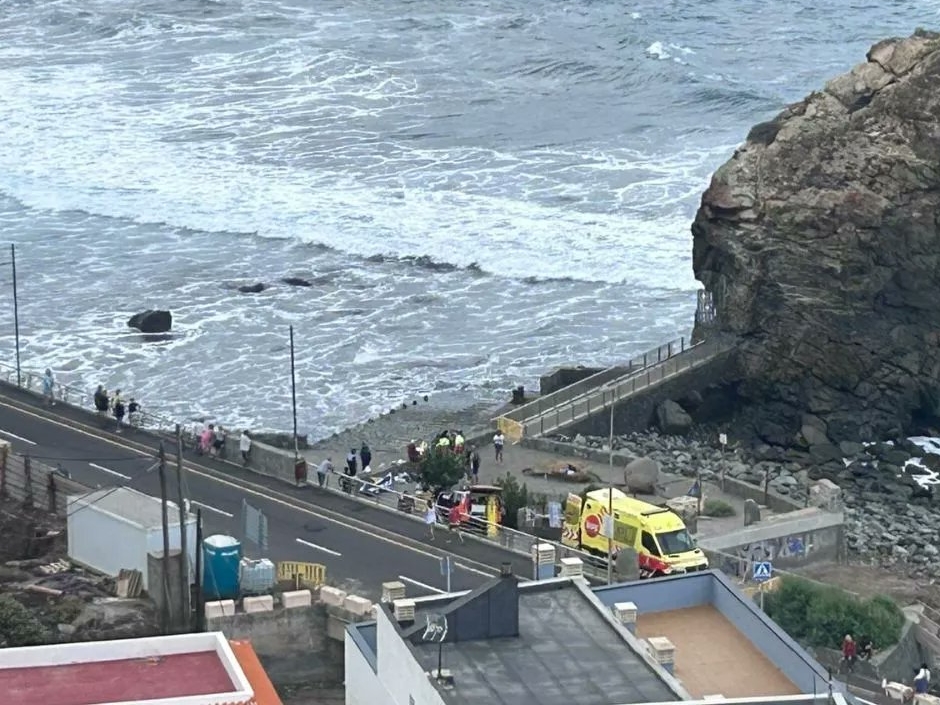 Najmanje troje mrtvih zbog ogromnih valova na Tenerifama