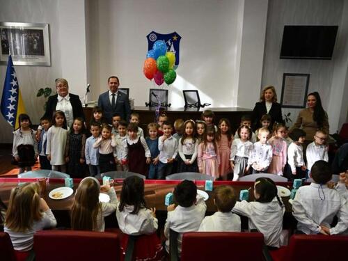 Najmlađe generacije Bihaća na svečanim prijemima u povodu Dana grada