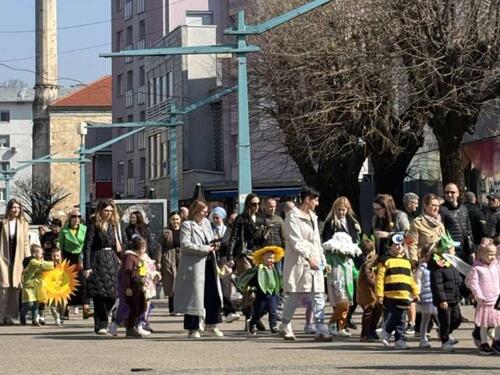 Najmlađi Bišćani defileom obilježili dolazak proljeća