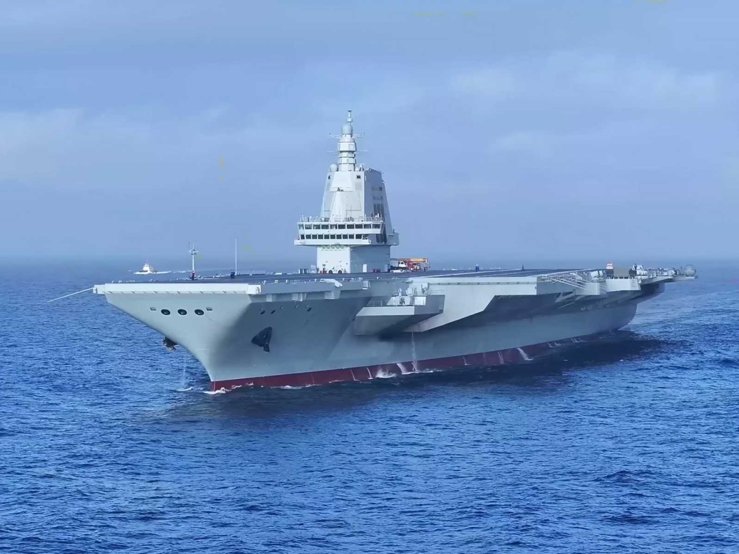 Najnoviji kineski nosač aviona uplovio u Tajvanski moreuz