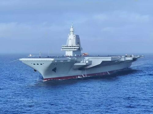 Najnoviji kineski nosač aviona uplovio u Tajvanski moreuz