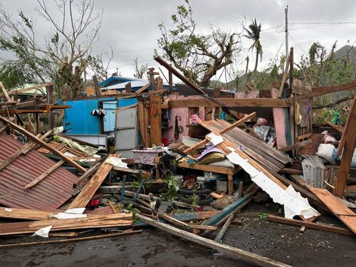 Hong Kong zatvara škole i firme zbog supertajfuna Ragasa