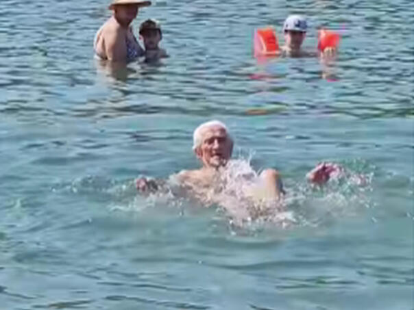 Najstariji kupač sa Panonskih jezera proslavio 97. rođendan