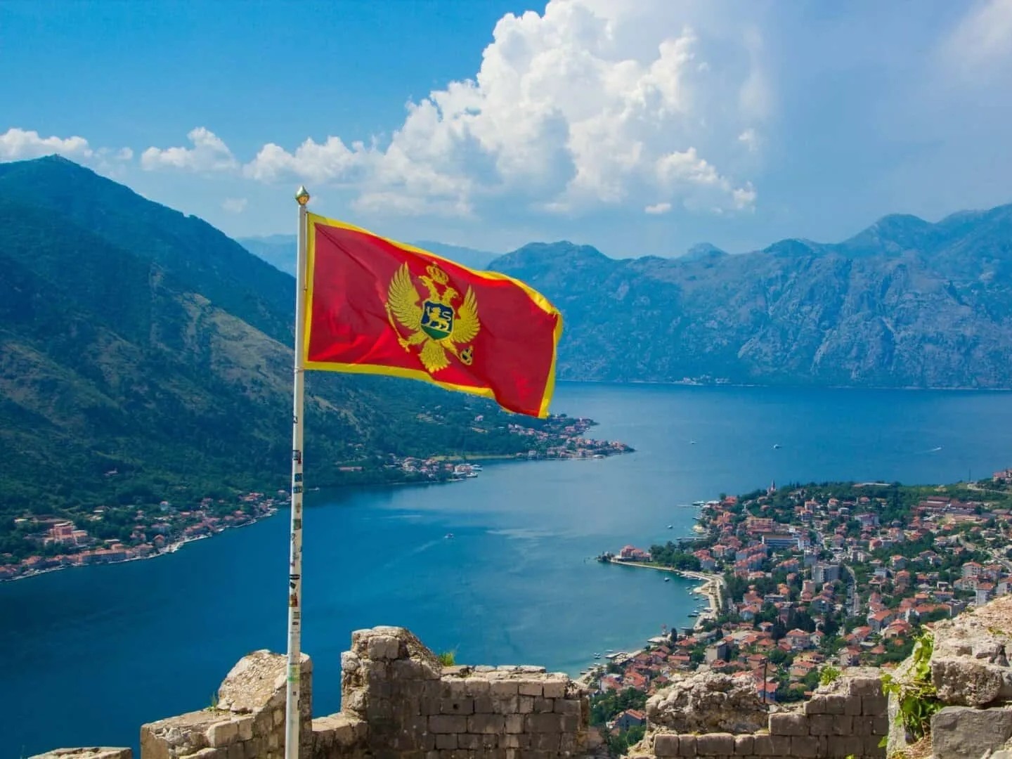 Najveća plata u Crnoj Gori skoro 300.000 eura