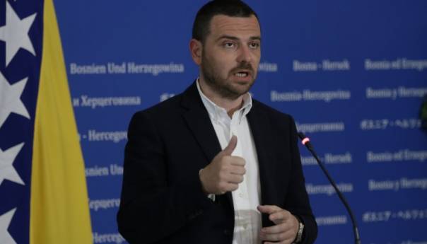 Najveća pomoć naših susjeda je da nam prestanu 'pomagati'