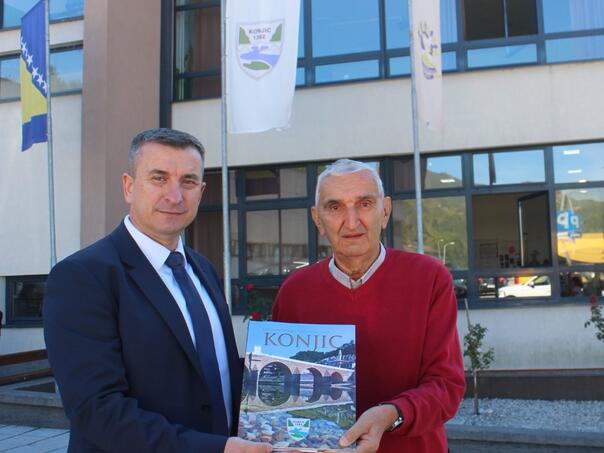 "Najveći đak u školi je učitelj": Bivši nastavnik s gradonačelnikom kojeg je učio