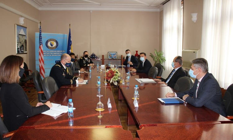 Najviši dužnosnici Ministarstva odbrane BiH sa vojnim atašeom SAD u BiH