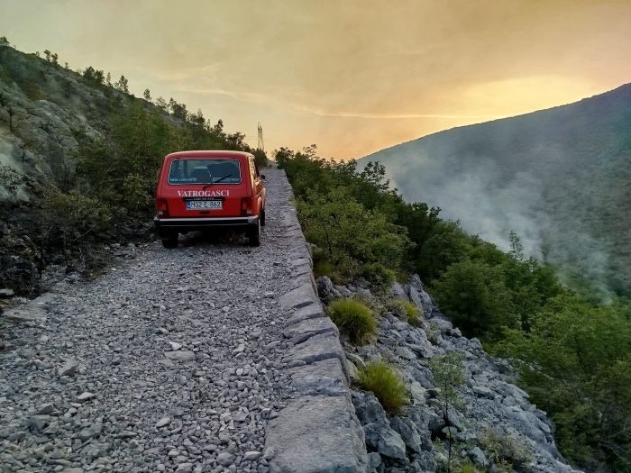 Nakon 34 sata borbe vatrogasci ugasili požar kod Mostara