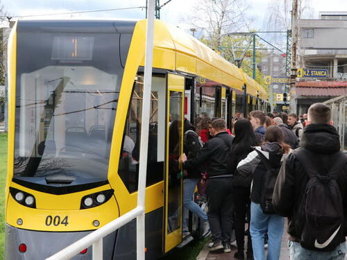 Nakon 40 godina Sarajevom voze novi tramvaji, jutros primili prve putnike